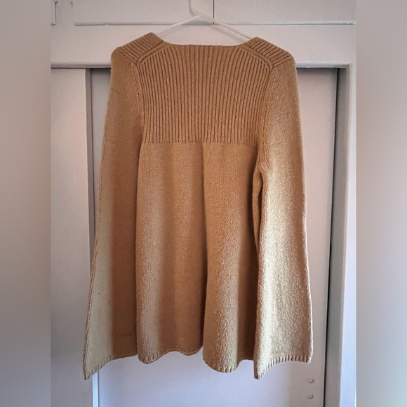 BCBGMAXAZRIA Long Sleeve Sweater Top Shirt Wheat Gold Size Medium - Picture 2 of 5